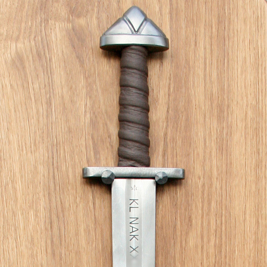 Odamus Disain: kingitus viikingimõõk kirjaga 2
